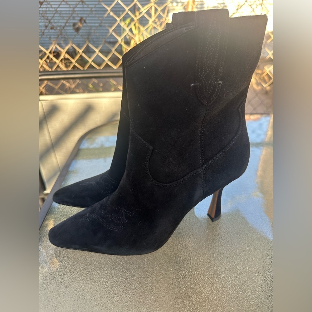 Sam Edelman Moe Spoon Black Suede Booties 7M NWOB - Picture 4 of 12